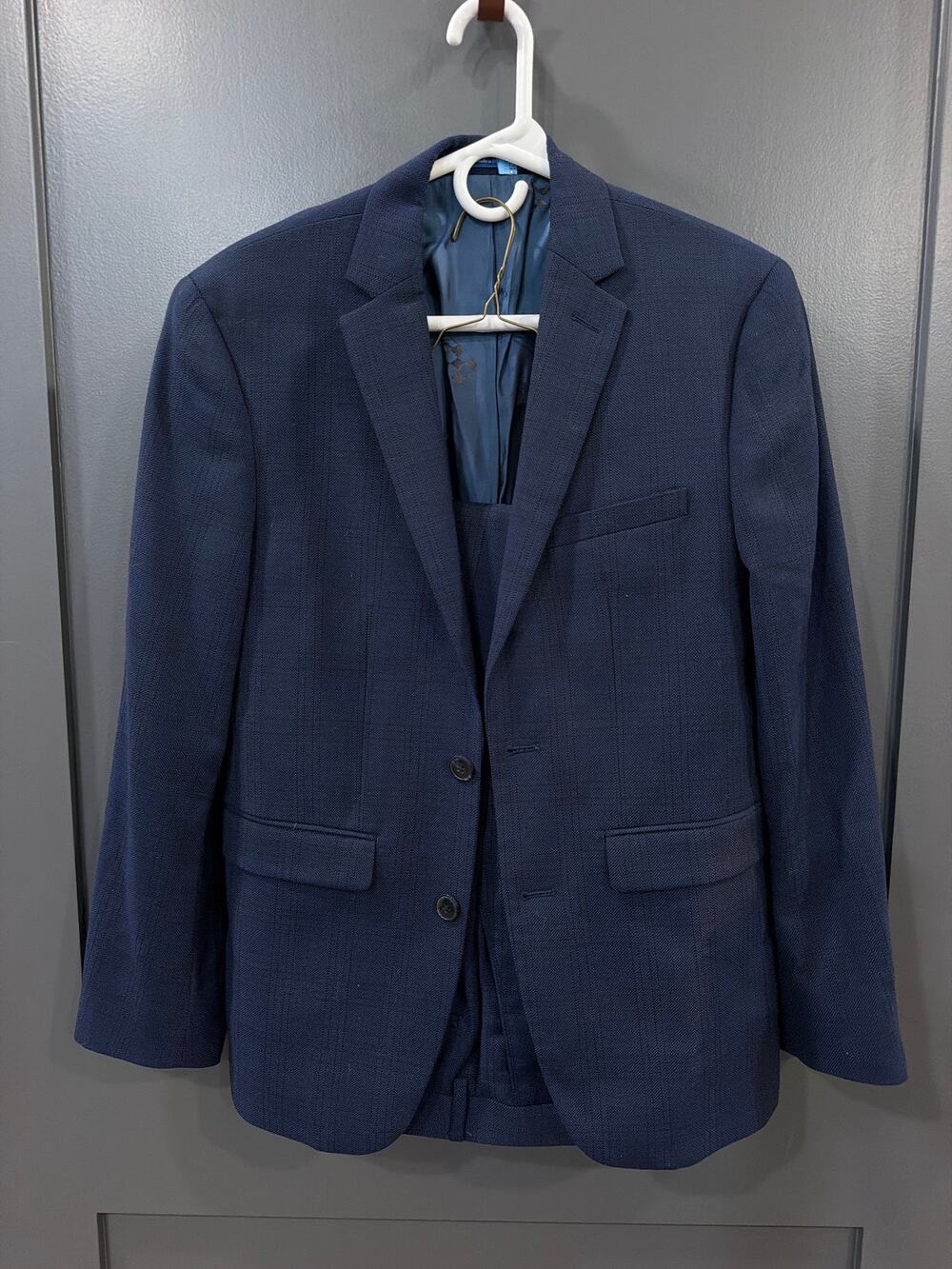 Vince Camuto Classic Blue suit with small black stripe